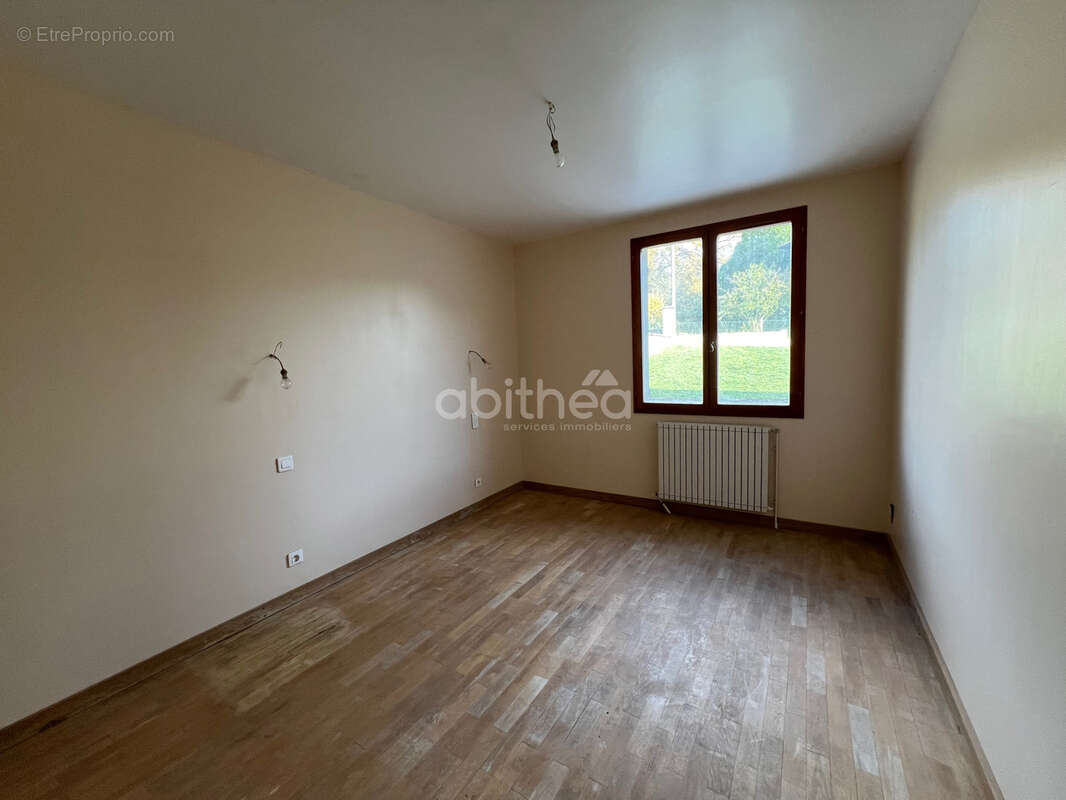 Maison à ORADOUR-SUR-VAYRES