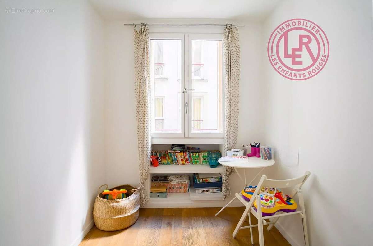 Appartement à PARIS-10E