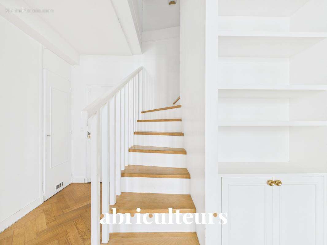 Puteaux Centre : Duplex 4 pièces – Charme de l'ancien & Volume - photo 7