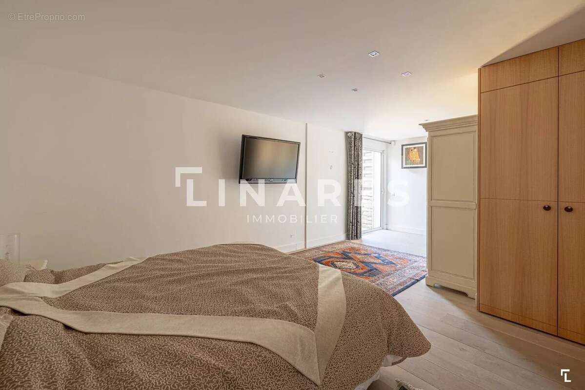 Maison à SAINT-CYR-SUR-MER