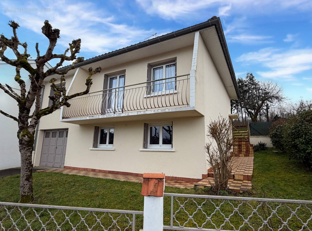 Maison à MONTLUCON