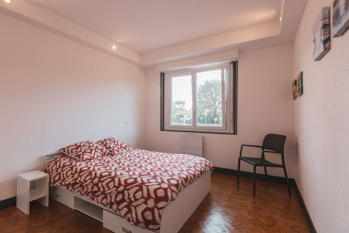 Appartement à ANGRESSE