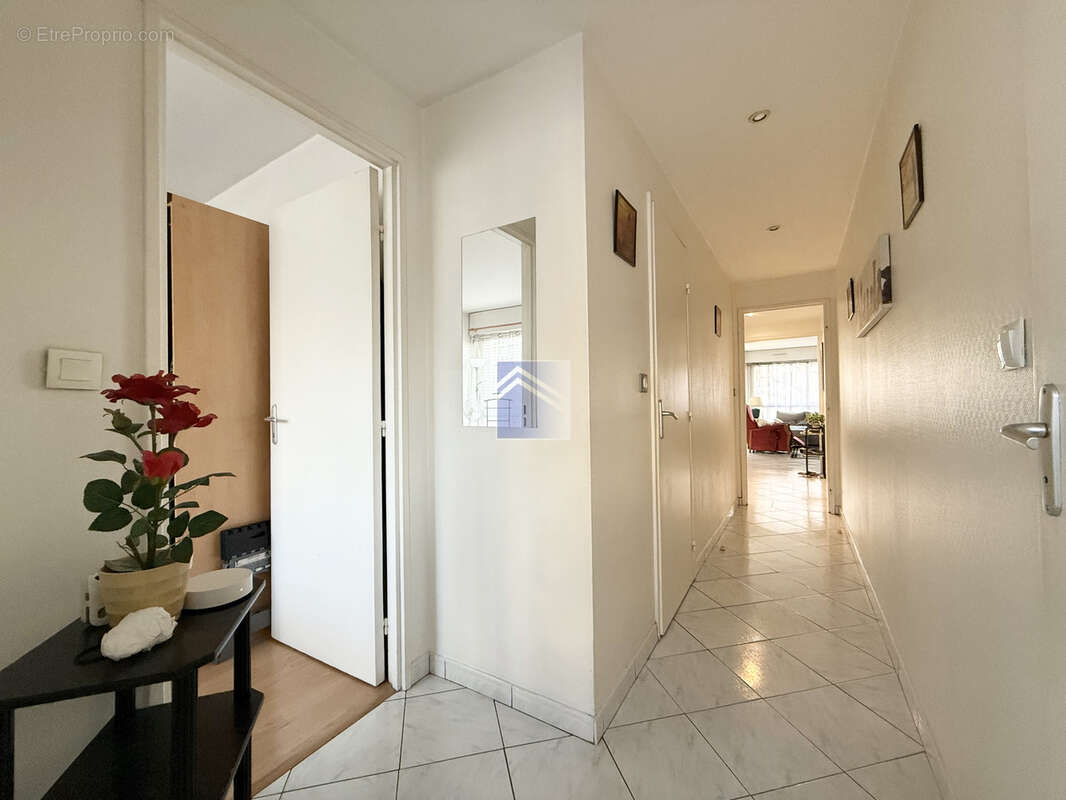 Appartement à COURBEVOIE