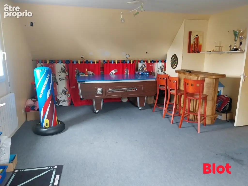 Maison 137 m² à Saint-Etienne-En-Cogles  - photo 8