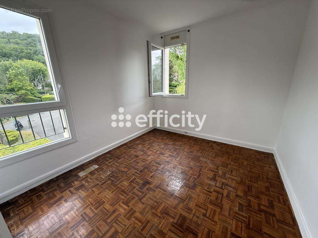 Appartement à GIF-SUR-YVETTE