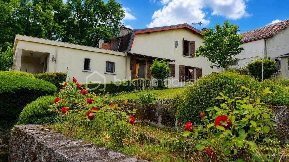 Maison à COULOUNIEIX-CHAMIERS