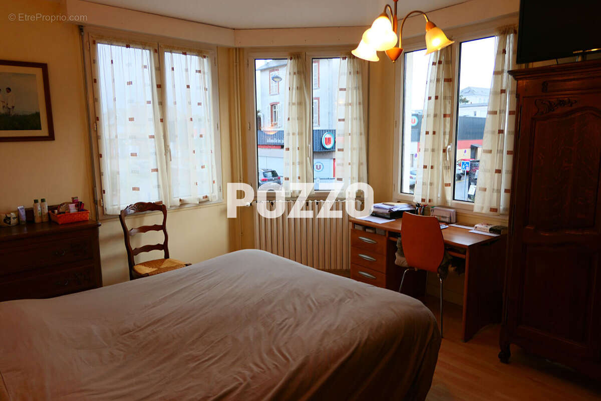 Appartement à JULLOUVILLE