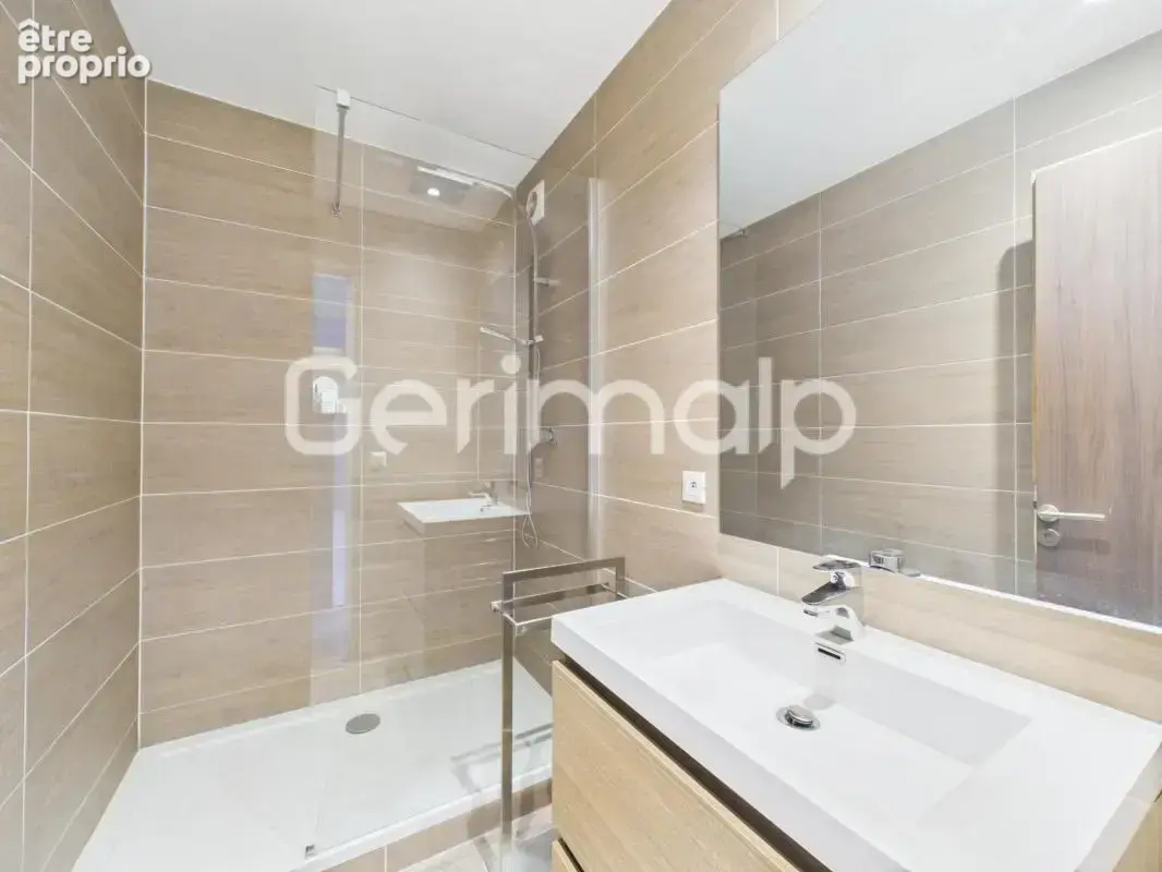 Vente - Appartement - 2 pièces + cuisine - 41 m² - 295 000 € - - photo 8