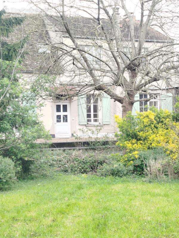 Maison à DAMMARIE-LES-LYS