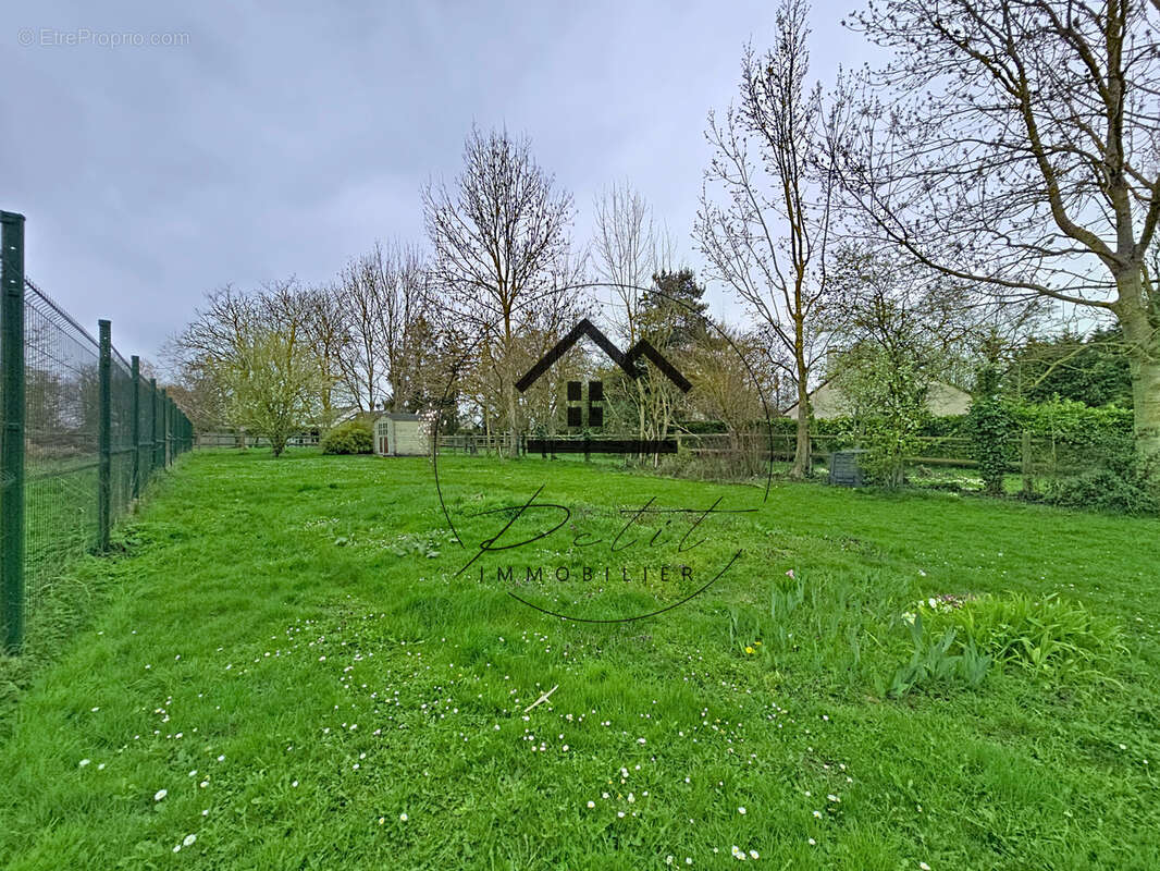 Maison à LACHAPELLE-SAINT-PIERRE