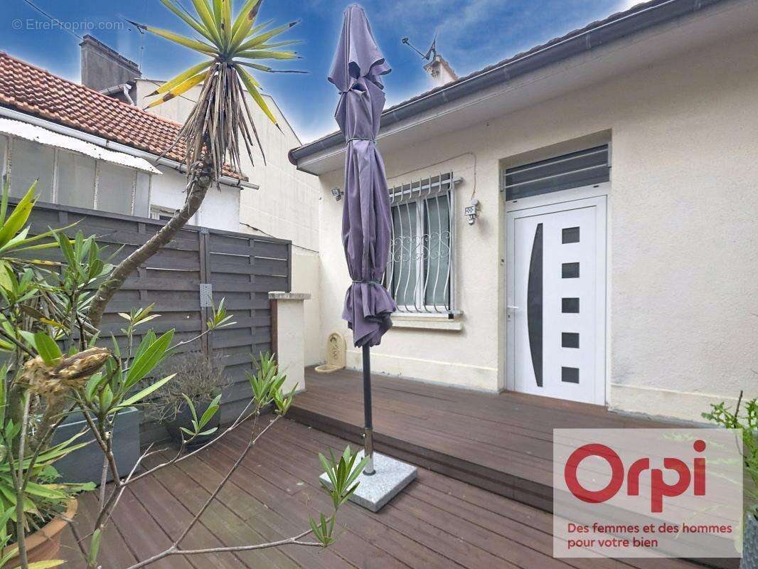 Appartement à ISSY-LES-MOULINEAUX
