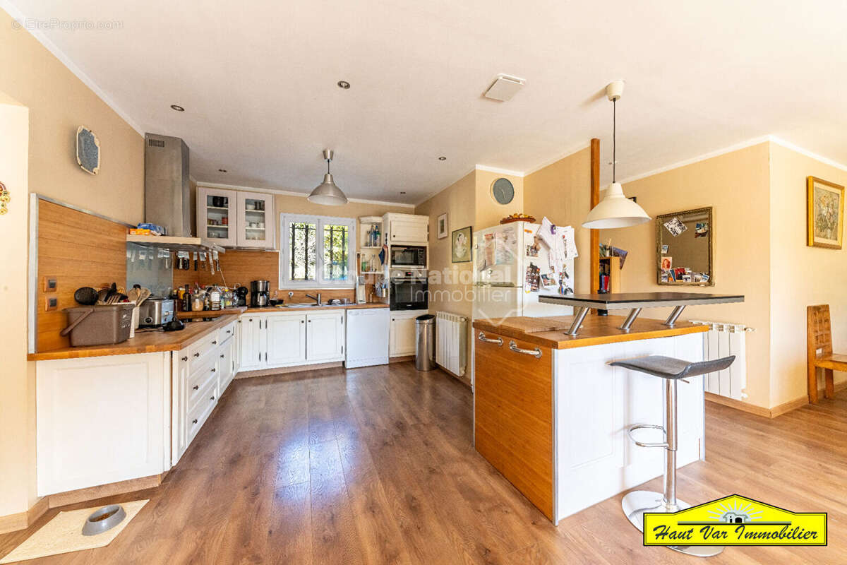 Maison à VINON-SUR-VERDON