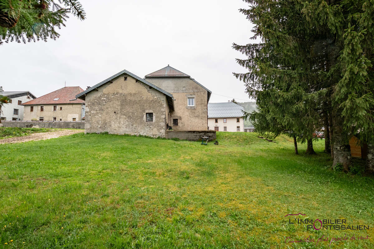 Maison à CHAPELLE-DES-BOIS