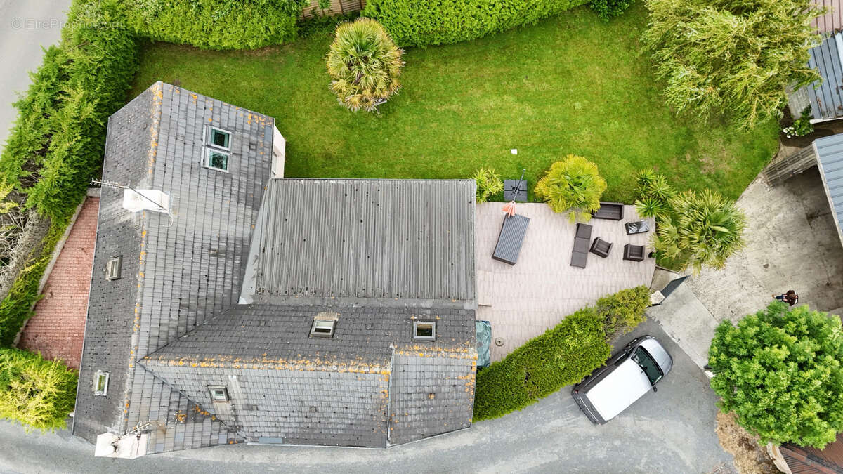 Maison familiale avec grand garage, carport et jardin - photo 5