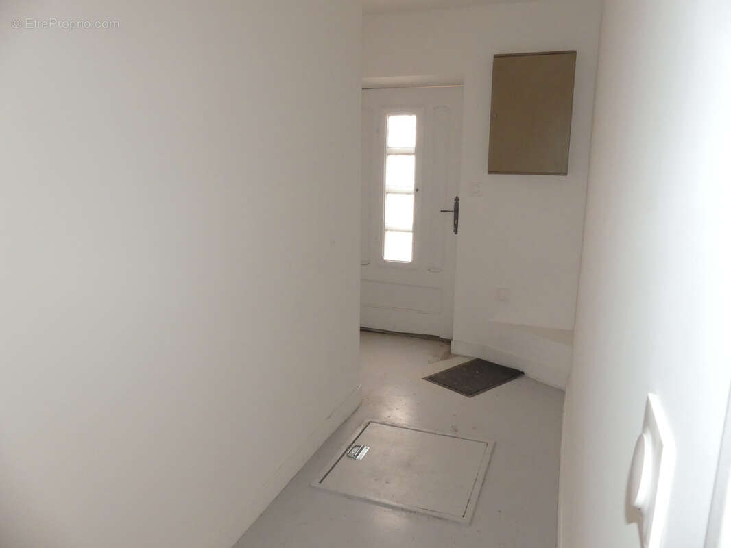 Appartement à FONTVIEILLE