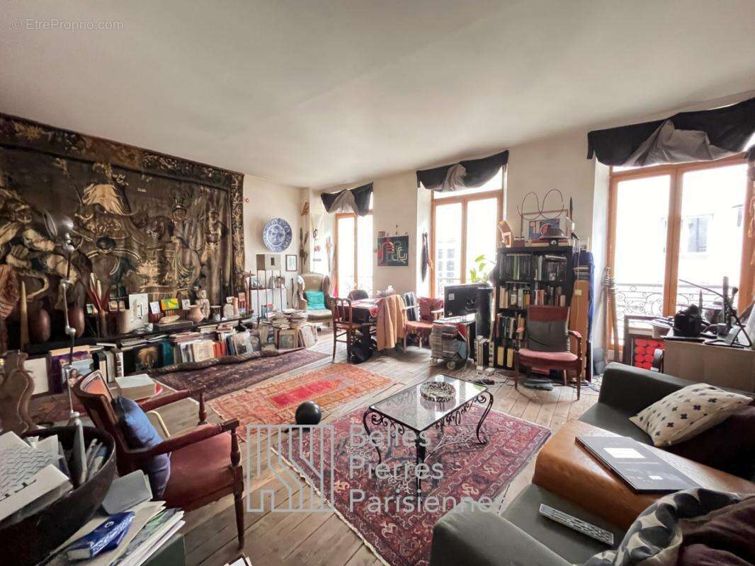 Appartement à PARIS-2E