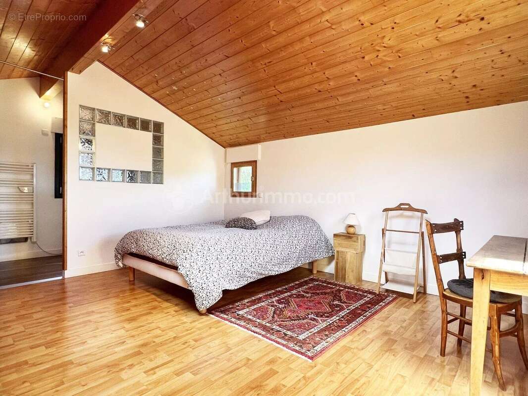 Maison à CEYRAT