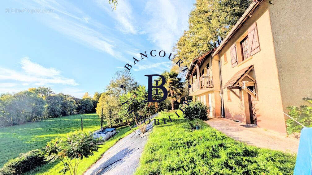 Maison à SAINT-VIANCE