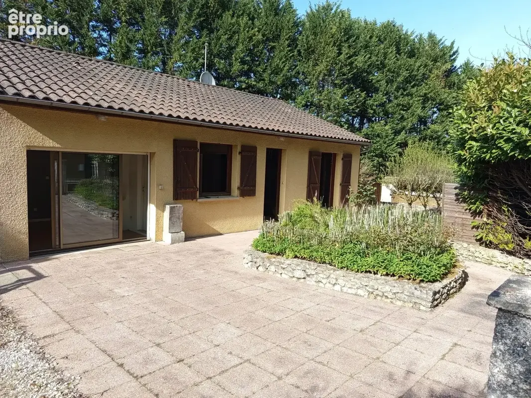 Maison de plain-pied avec piscine et dépendances! - photo 2