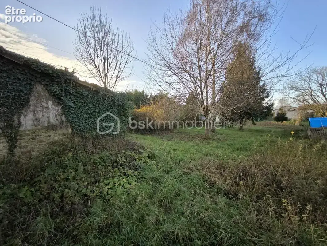 Terrain constructible de 624 m² avec bâti à rénover ou à démolir – La Chapelle Blanche, commune de Saint-Victurnien - photo 2
