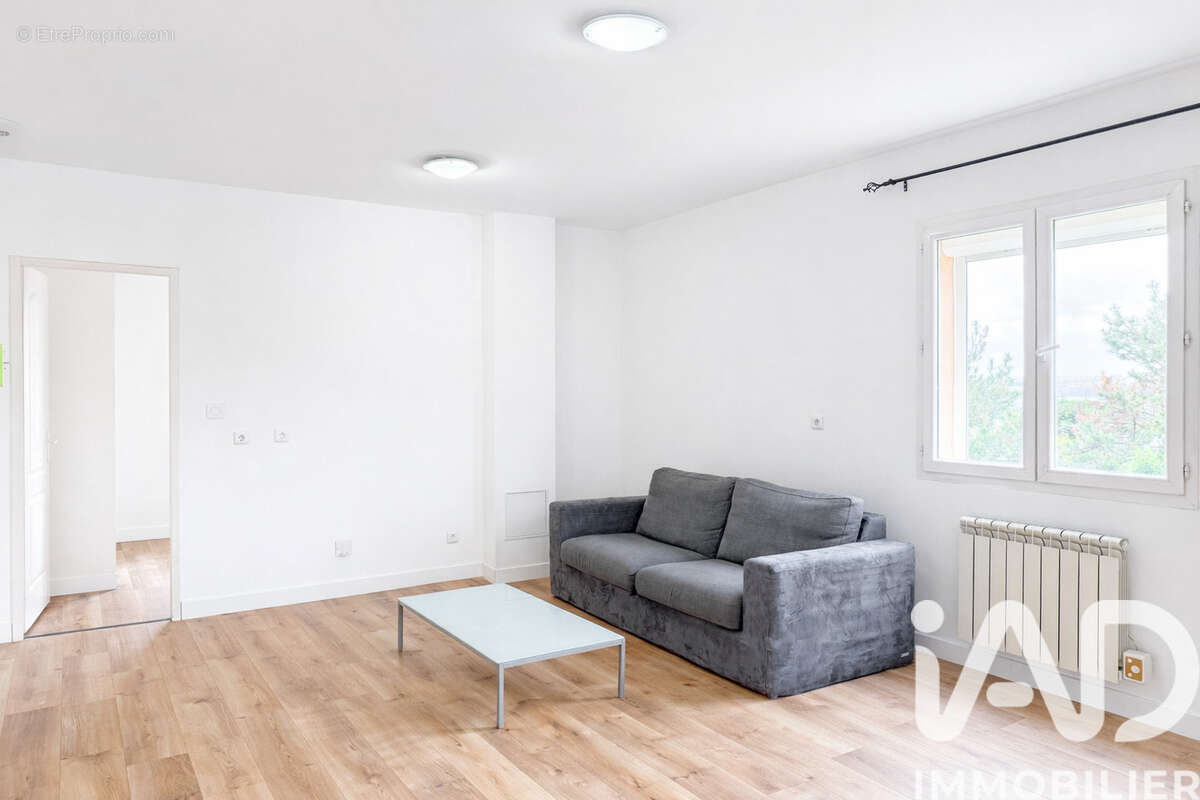 Photo 3 - Appartement à SAINT-GENIS-LAVAL