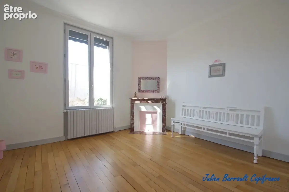 Maison familiale de 148m² avec 5 chambres entièrement rénovée en 2021 sur un terrain clos de 438m² - photo 12