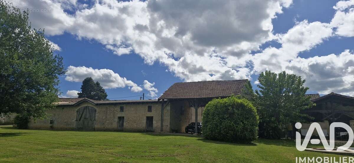 Maison 149 m² à Coubeyrac  - photo 2