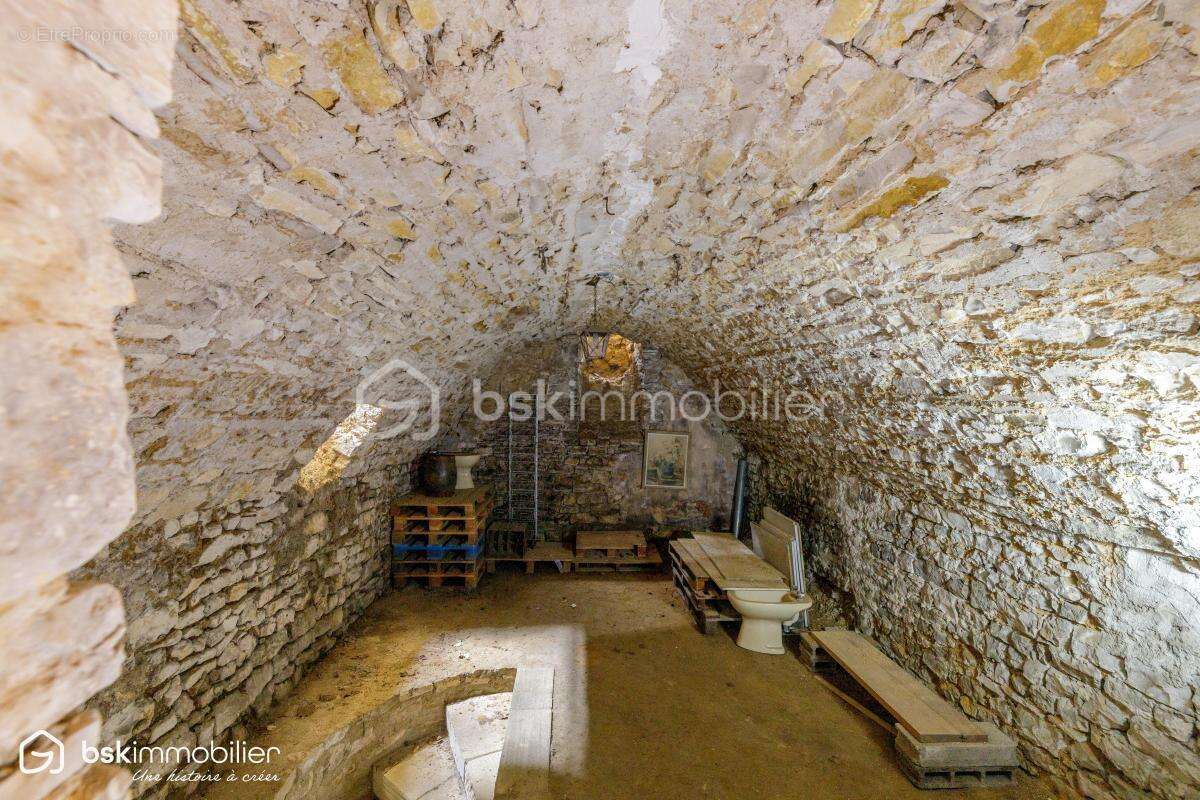 Maison de caractère 326 m² – Hyper-centre Châteauroux – Gros potentiel - photo 20