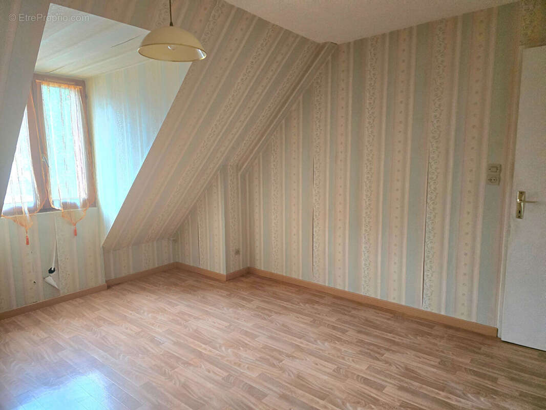 Guemene Penfao - 3 chs poss 4 - Garage - 742 m² T - photo 8