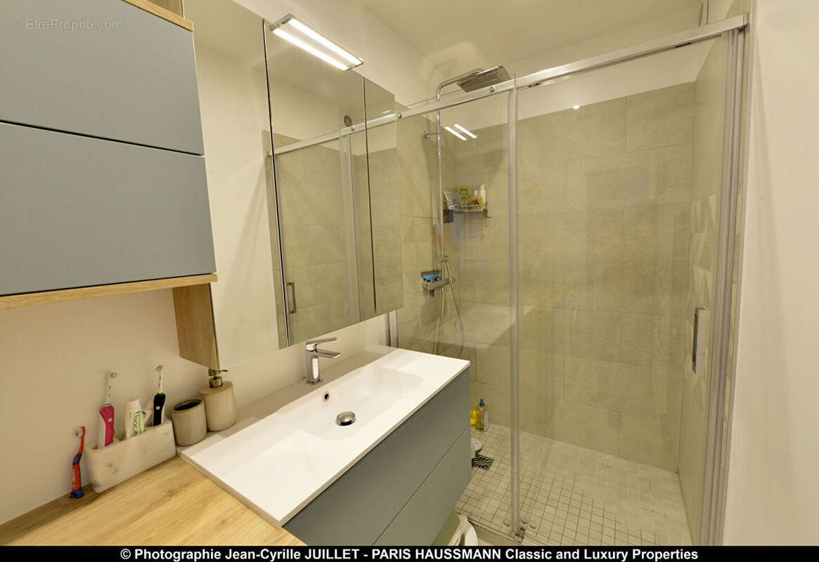 Appartement à PARIS-8E