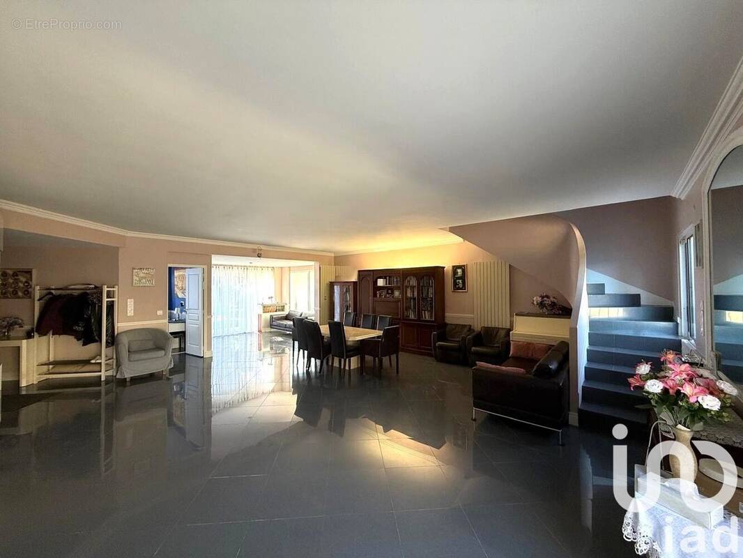 Photo 1 - Maison à SARCELLES