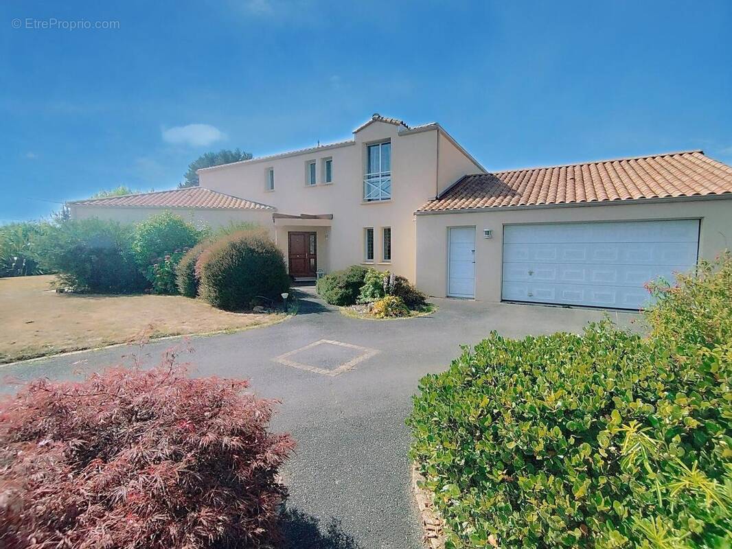 Photo 1 - Maison à SAINT-LEGER-LES-VIGNES