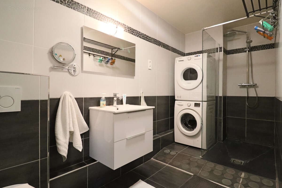 Appartement à LES PAVILLONS-SOUS-BOIS