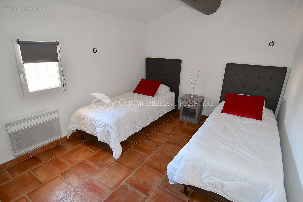 Maison à SAINT-PIERRE-DE-VASSOLS