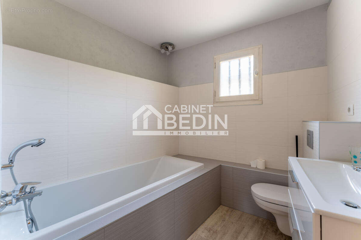 Maison à BLANQUEFORT