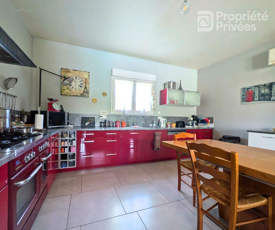 Maison à LE MUY