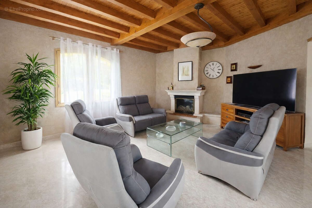 Maison à VILLEVOCANCE