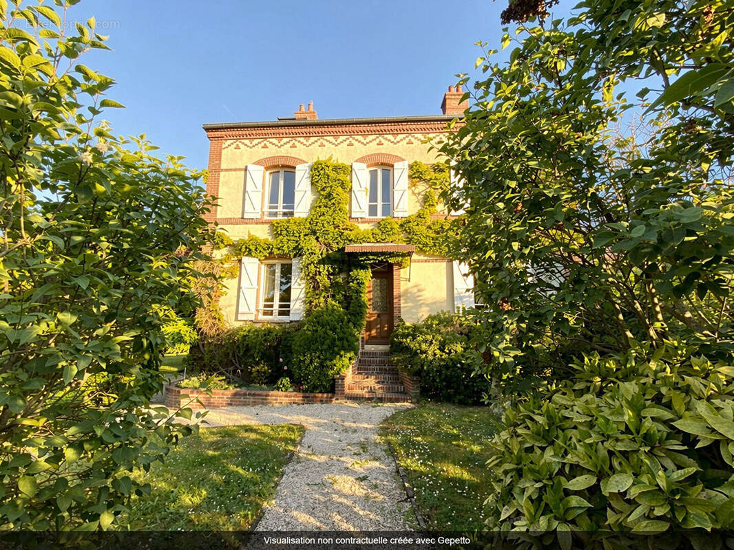 Maison à HOUDAN