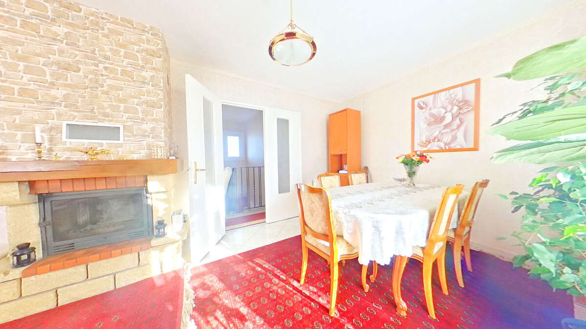 Maison à SAINT-SEBASTIEN-SUR-LOIRE