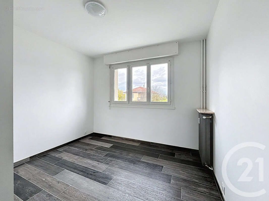 Appartement à PONT-EVEQUE