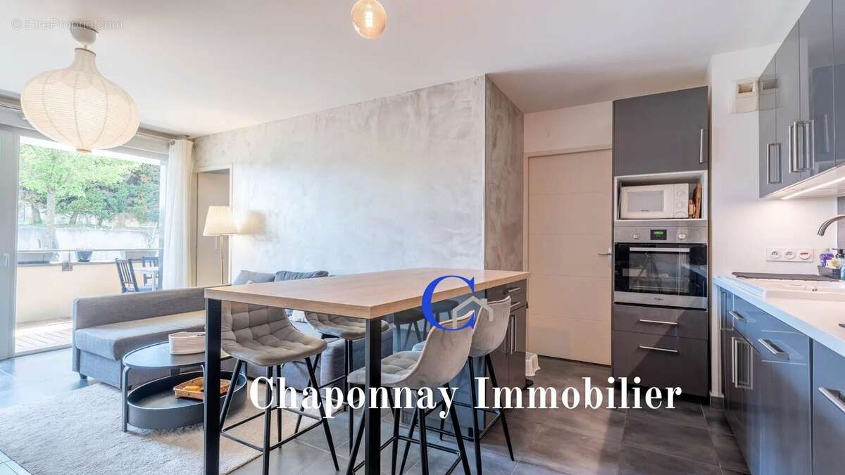 Appartement à SIMANDRES