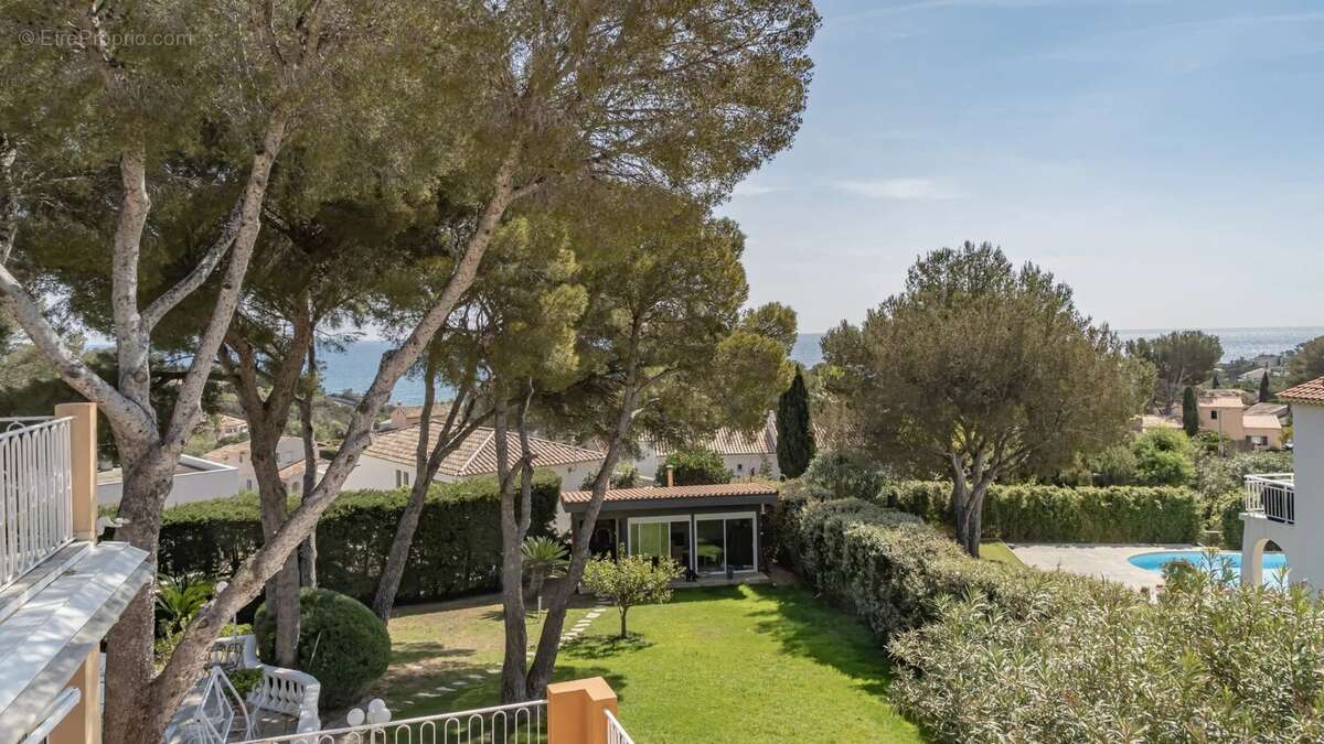 Maison à LES ISSAMBRES