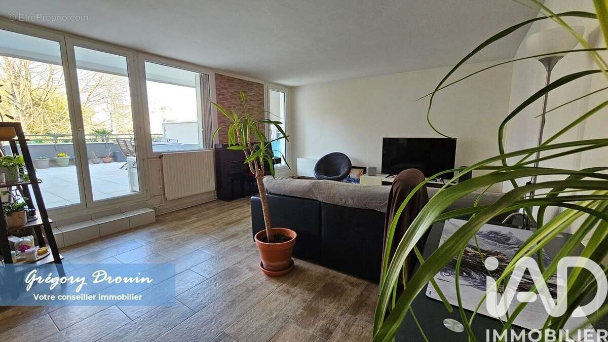 Photo 2 - Appartement à VAUX-LE-PENIL