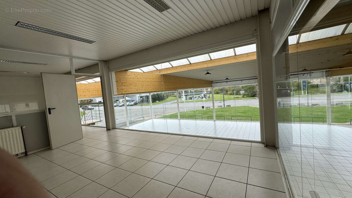 Commerce à SUNDHOUSE