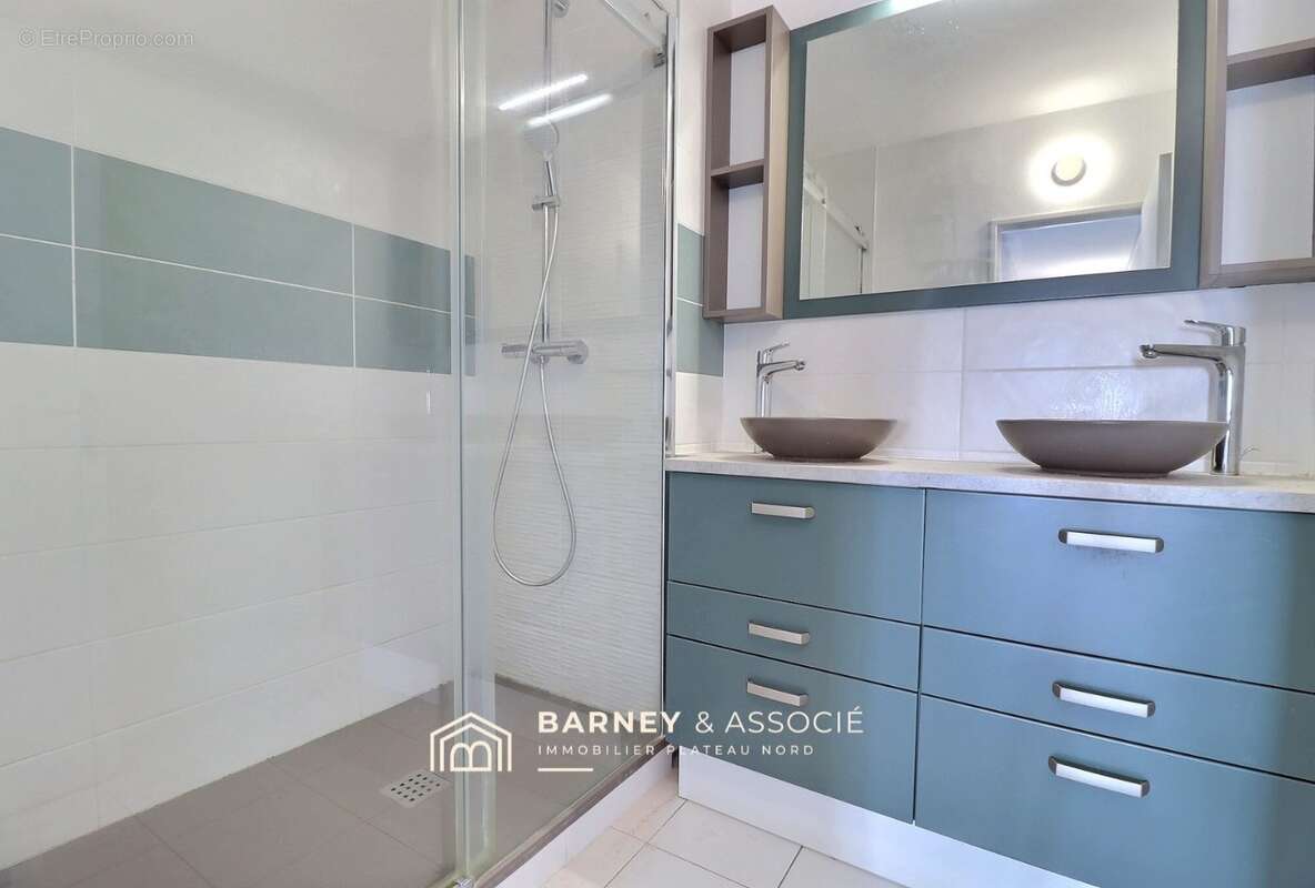 Appartement à MONT-SAINT-AIGNAN