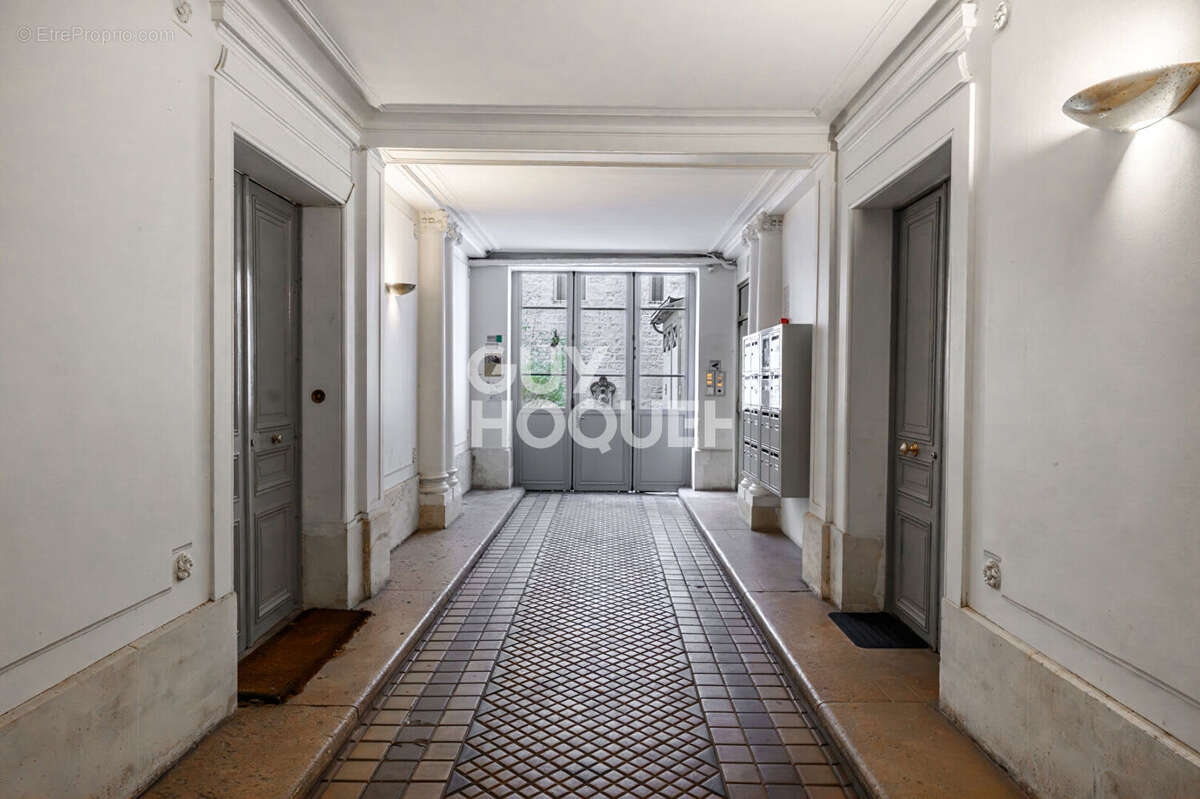 Appartement à PARIS-9E