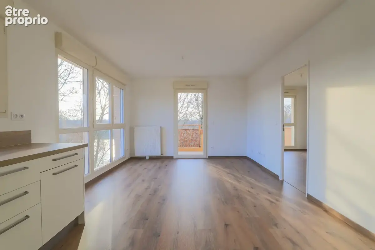 Amiens   Appartement T3 récent avec vue dégagée, balcons et parking - photo 3