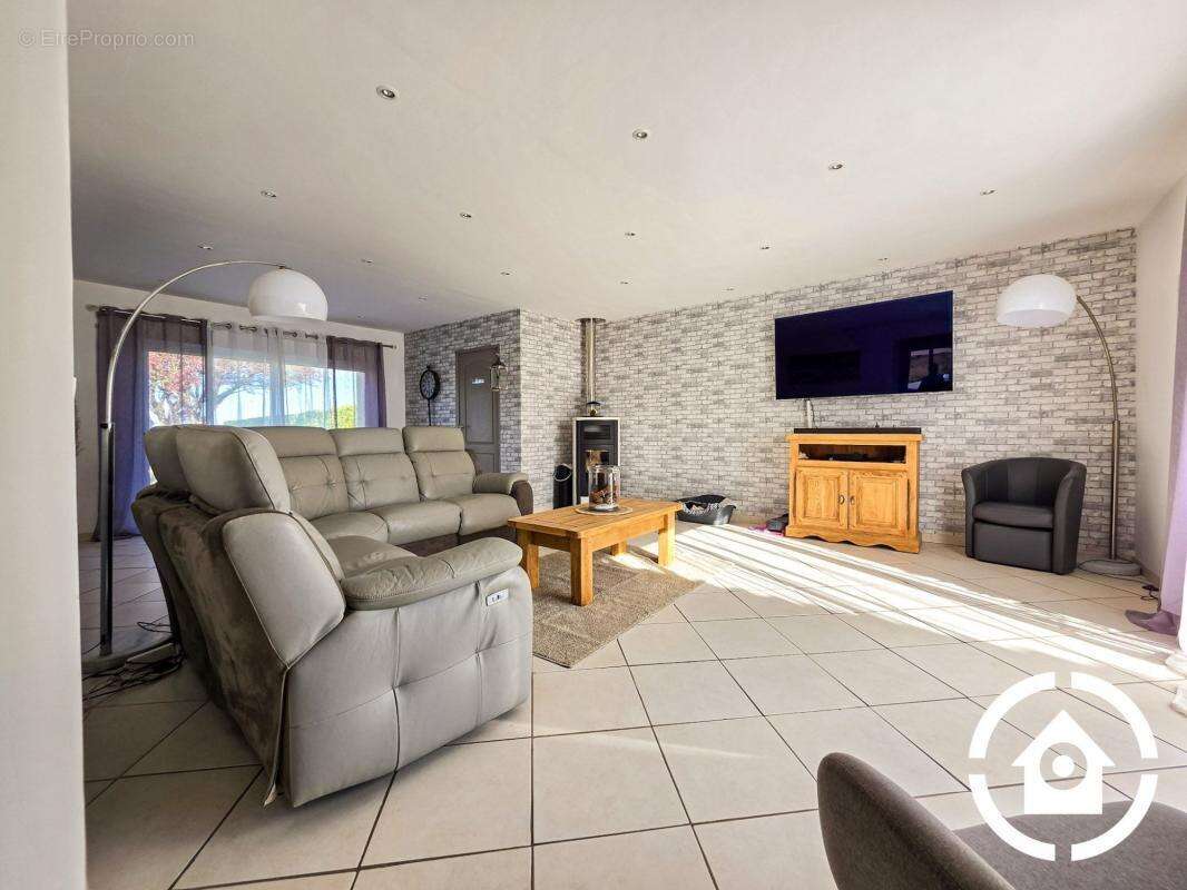 Maison Individuelle avec Piscine et Grand Jardin - Plain-Pied - photo 11