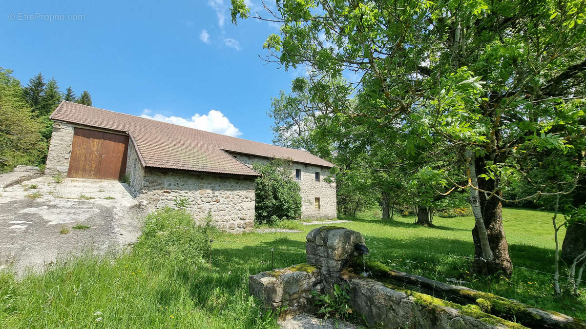 Maison à COUCOURON