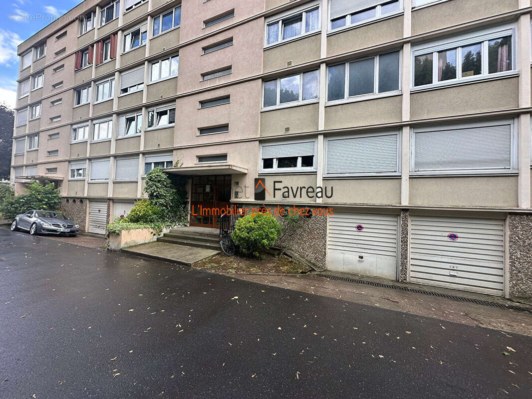 Appartement à L&#039;HAY-LES-ROSES